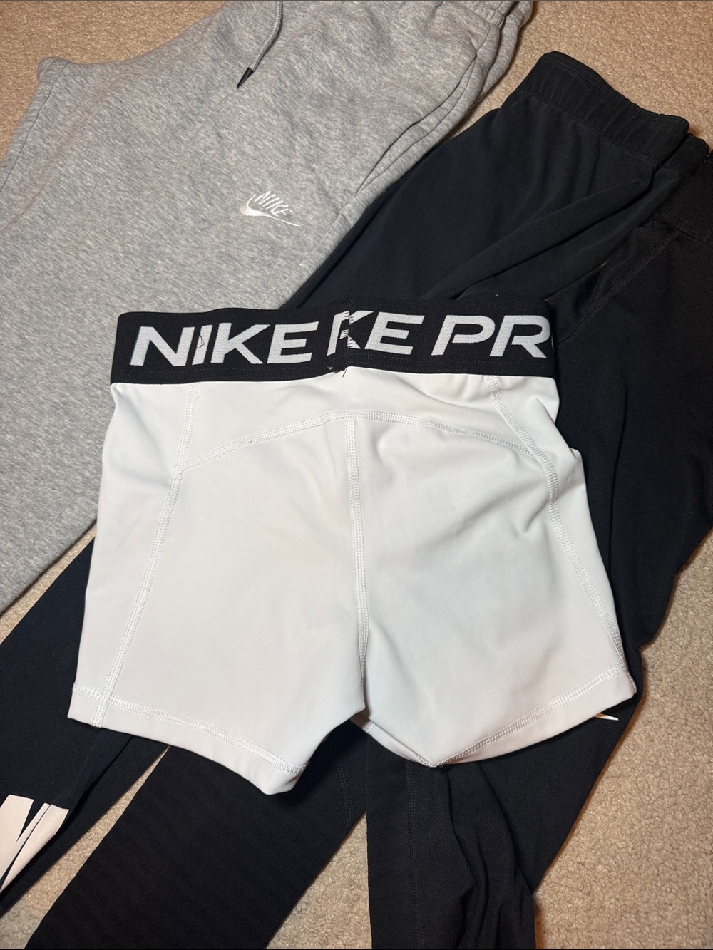 Nike Black Leggings, Gray Joggers & White Shorts Set (lot of 4) - Picture 11 of 11